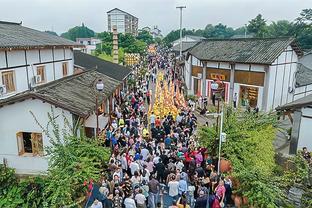 你得来一这个！FIBA晒知名野球手杨政掰脚投三分视频调侃詹姆斯